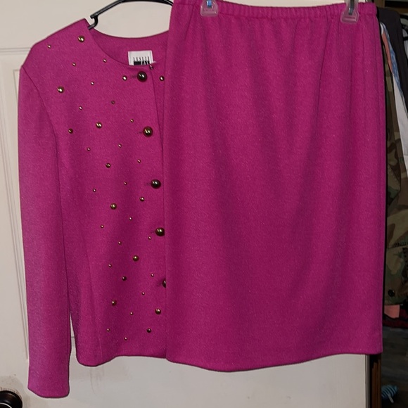 LESLIE FAY SKIRT OUTFIT - Picture 3 of 3